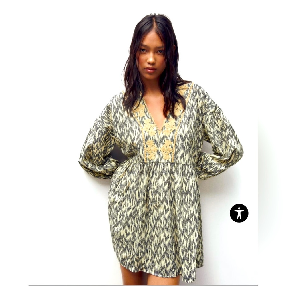 Zara short dress with embroidery. NWT. XL